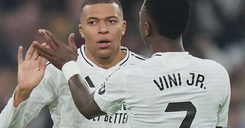 Канисарес о Винисиусе и Мбаппе в &laquo;Реале&raquo;: &laquo;Не продал бы никого, вокруг них нужно строить проект. Но если хотите выигрывать трофеи, то нужно отрабатывать и без мяча&raquo;