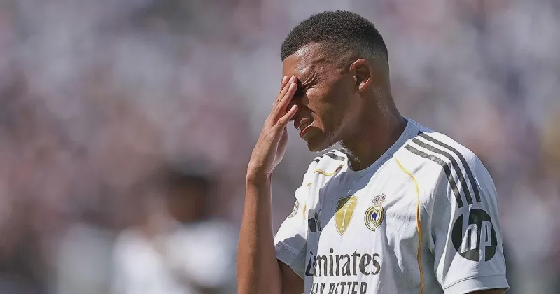 «Реал» владел мячом 32% времени матча с «ПСЖ» – это его худший результат с апреля 2021 года. Мадридцы проиграли 13 из 16 верховых дуэлей