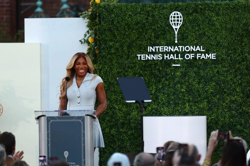Серена Уильямс представила Шарапову на введении в Зал теннисной славы