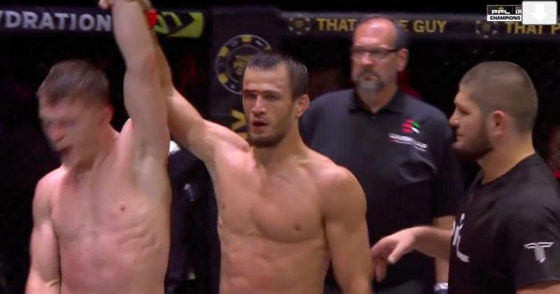Судейские записки боя Усман – Хьюз: один из судей отдал Нурмагомедову все пять раундов
