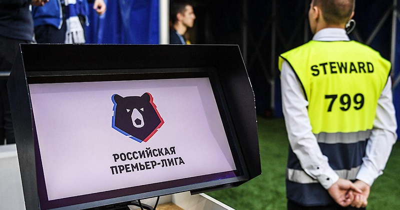 Судьи РПЛ совершили 54 ошибки за первый круг, ВАР вмешался 72 раза. Чаще всего ошибались в пользу «Динамо», «Спартака» и «Оренбурга»