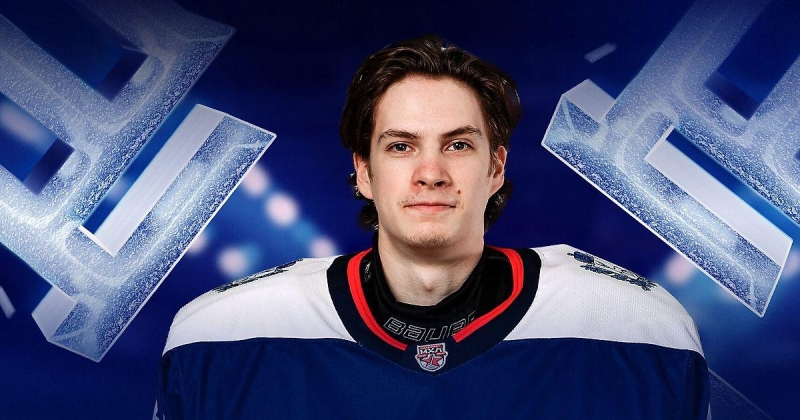 «Торпедо» продлило контракт с лучшим новичком сезона ВХЛ Дагестанским на 2 года