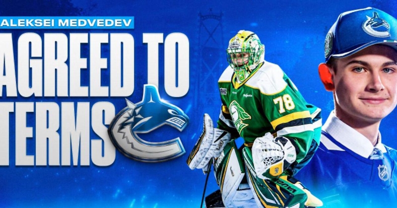 «Ванкувер» подписал контракт с 17-летним вратарем Медведевым. Россиянин вошел в 1-ю сборную новичков в сезоне OHL