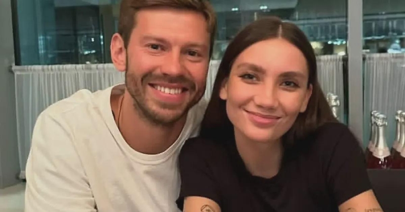 Жена Смолова о брачном контракте: «Федя был инициатором, а я выходила замуж по любви, могу сама содержать себя и ребенка. Есть бумажка, где ты знаешь сценарий расставания – это успокаивает»