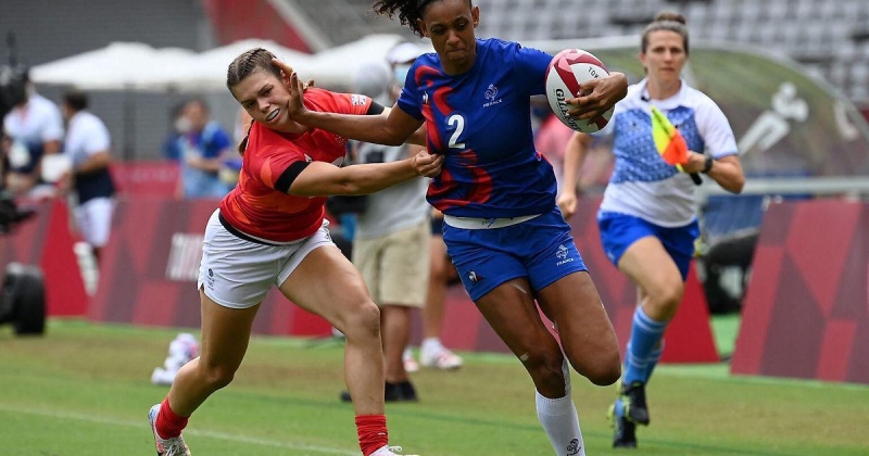 Женская сборная Франции устроила забег на Эйфелеву башню в рамках подготовки к Кубку мира-2025